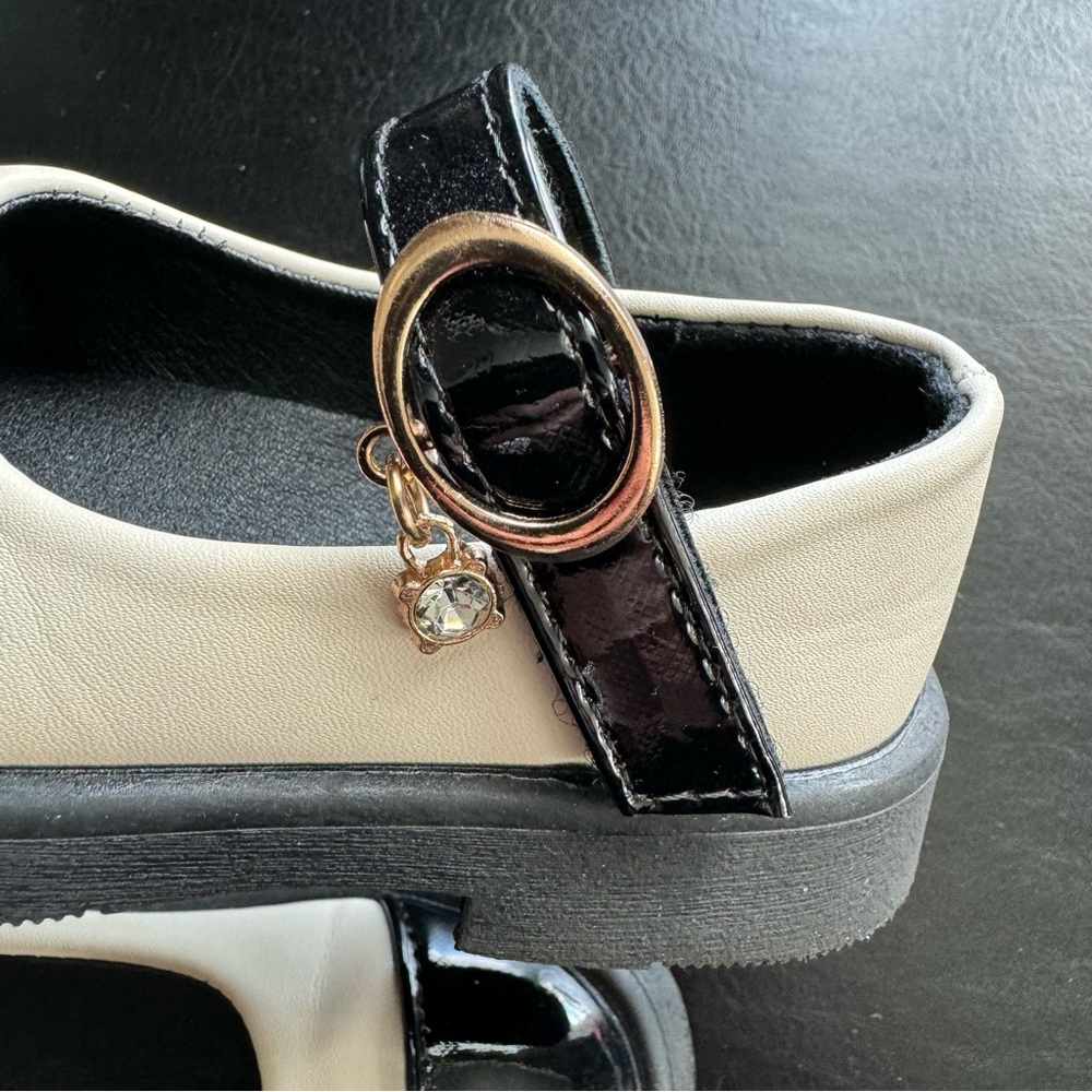 BLACK / TAN MARY JANE STYLE SHOES - Picture 3 of 8